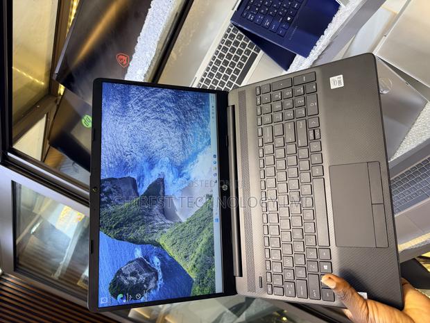 Laptop HP 15 4GB Intel Core i3 HDD 1T photo 2