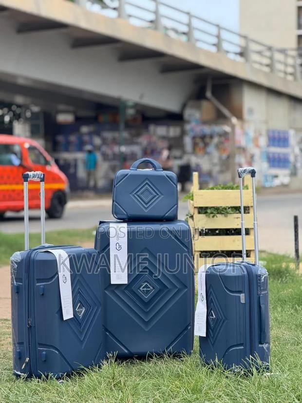 Four in One Unbreakable Trolling Traveling Luggage L/M/S and Cosmetic