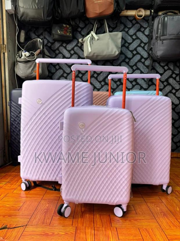 Unbreakable Trolling Traveling Luggage 3 in 1 With a Long Bag Handle photo 2