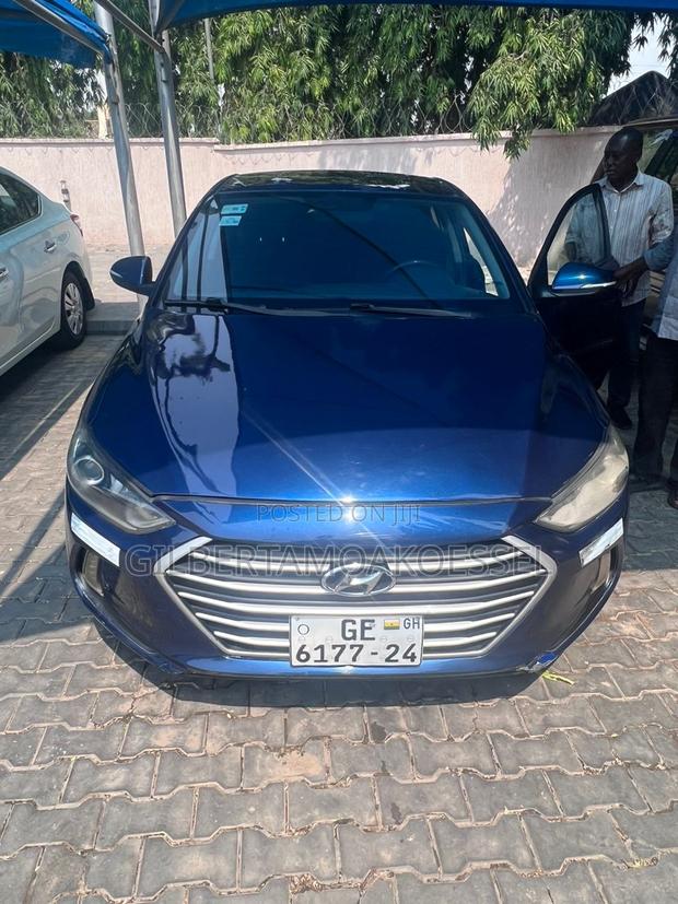 Hyundai Elantra 2019 Blue