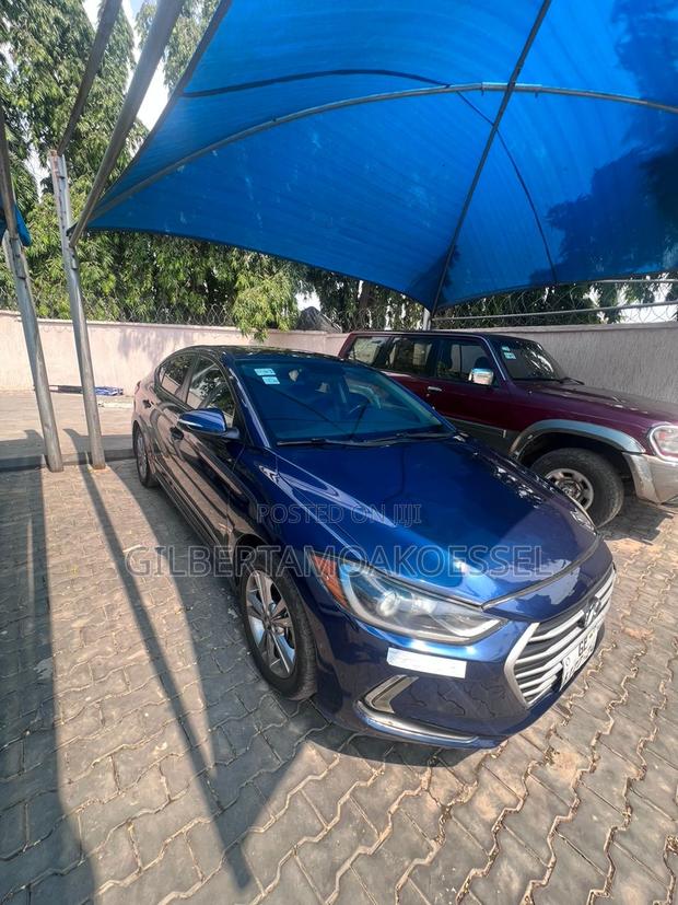 Hyundai Elantra 2019 Blue