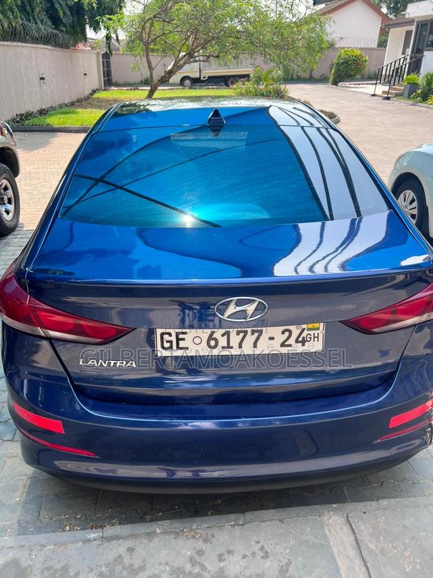 Hyundai Elantra 2019 Blue