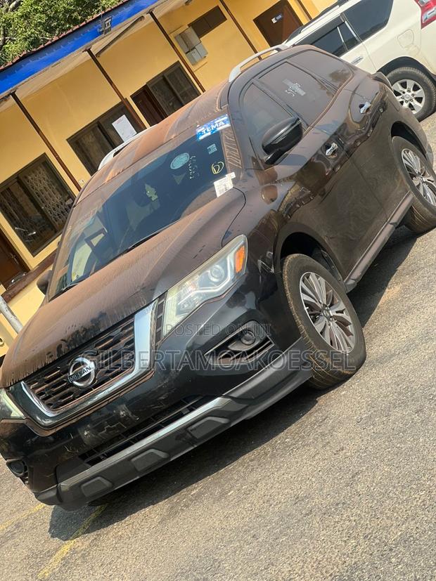 Nissan Pathfinder 2018 Black