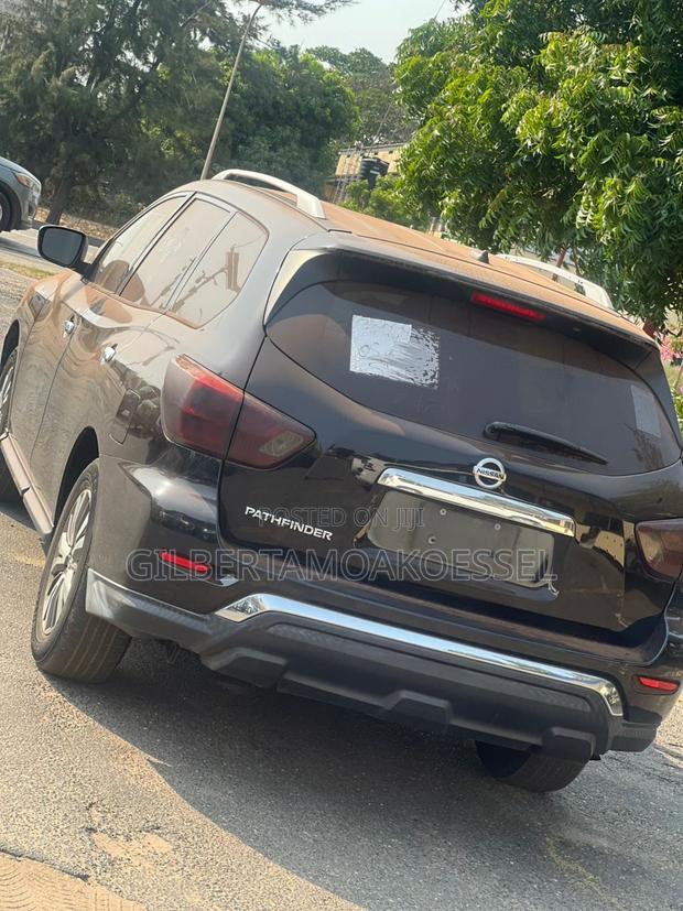 Nissan Pathfinder 2018 Black