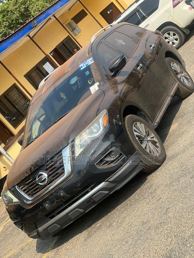 Nissan Pathfinder 2018 Black