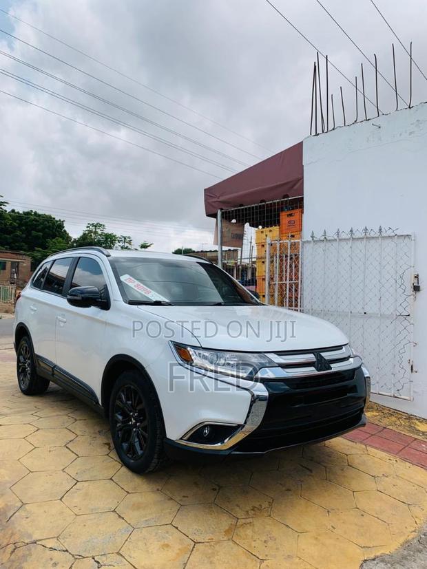 Mitsubishi Outlander LE AWC 2018 White