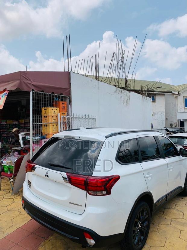 Mitsubishi Outlander LE AWC 2018 White