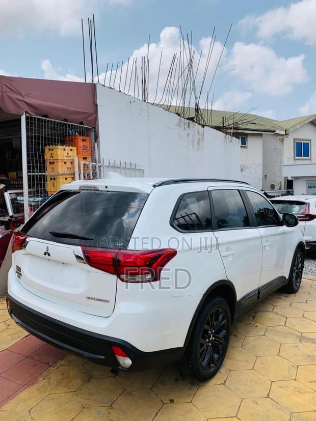 Mitsubishi Outlander LE AWC 2018 White