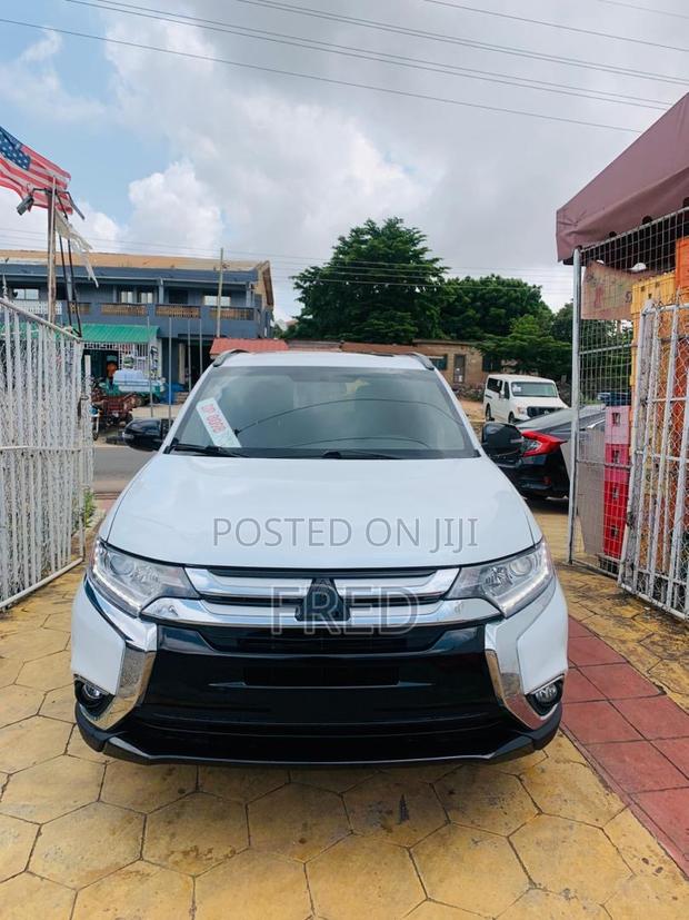 Mitsubishi Outlander LE AWC 2018 White