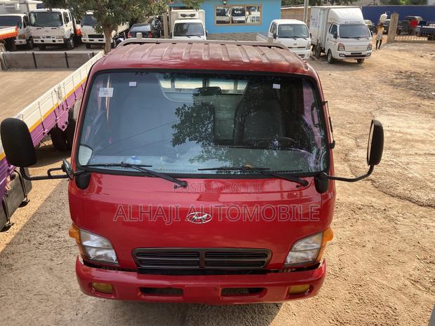 Hyundai Mighty 2