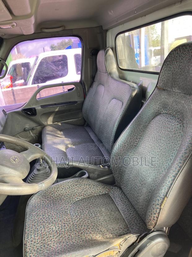Hyundai Mighty 2 photo 6