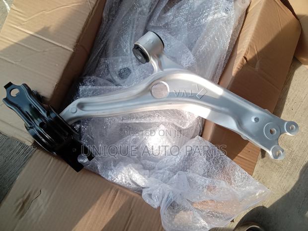 Lower Arm for Honda Accord photo 3