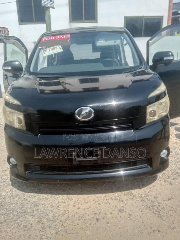 Toyota Voxy 2013 Black