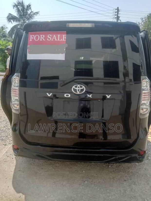 Toyota Voxy 2013 Black