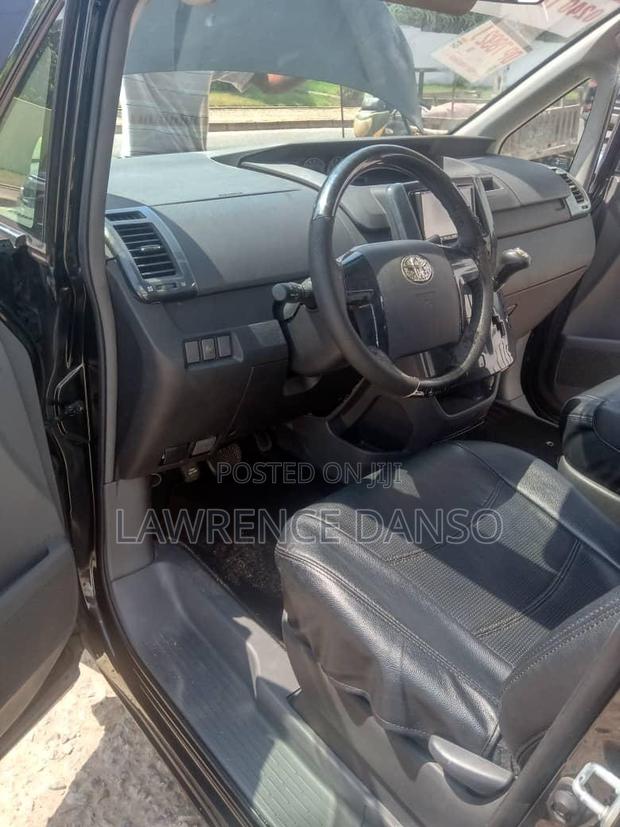 Toyota Voxy 2013 Black