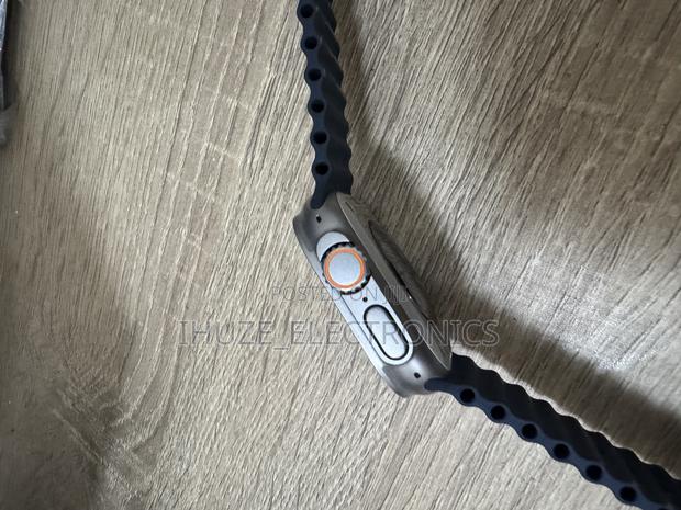Apple Watch Ultra 2 (Gps + Cellular) 49mm Natural Titanium Case photo 4
