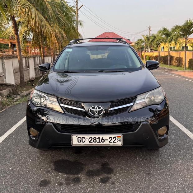 Toyota RAV4 XLE 4dr SUV AWD (2.5L 4cyl 6A) 2014 Black photo 8