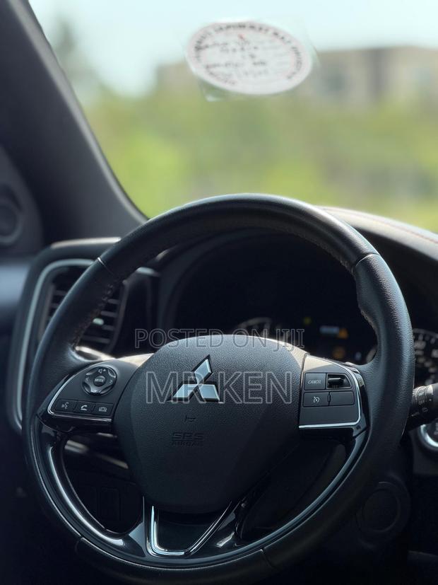 Mitsubishi Outlander SE FWD 2020 Red