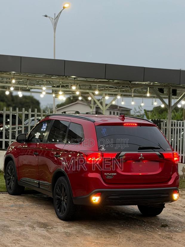 Mitsubishi Outlander SE FWD 2020 Red