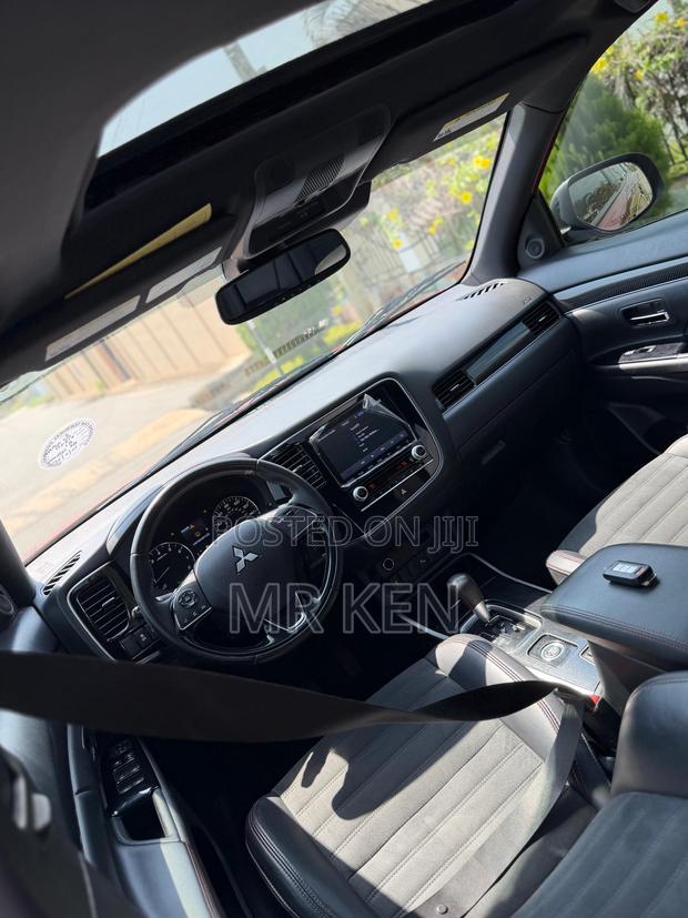 Mitsubishi Outlander SE FWD 2020 Red