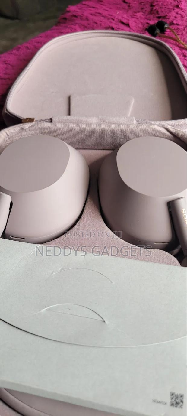 Sony Wh-1000xm5 Premium Noise Canceling Headphones photo 3