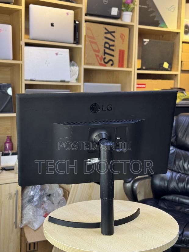 Lg 32uk550-B 31.5” Uhd Monitor Freesync photo 4