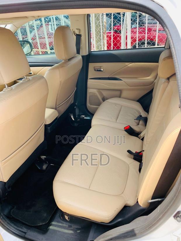 Mitsubishi Outlander SEL FWD 2018 White