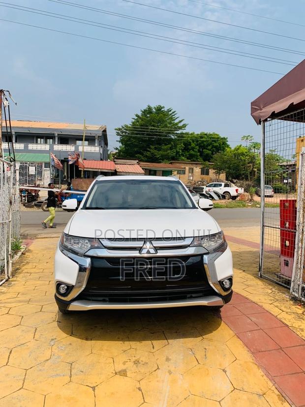 Mitsubishi Outlander SEL FWD 2018 White