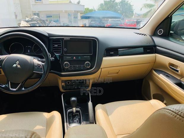 Mitsubishi Outlander SEL FWD 2018 White