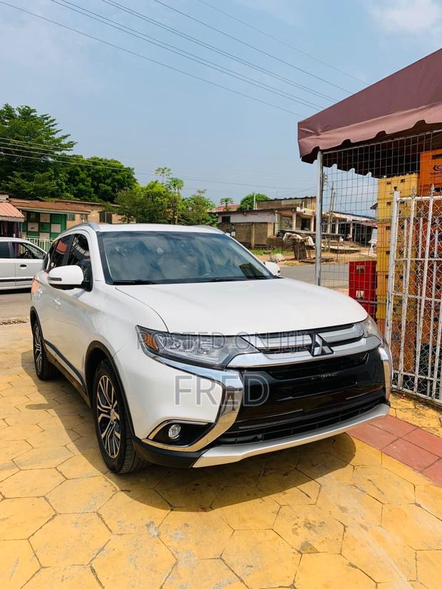 Mitsubishi Outlander SEL FWD 2018 White