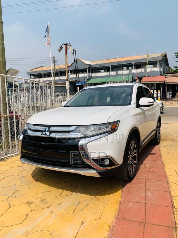Mitsubishi Outlander SEL FWD 2018 White