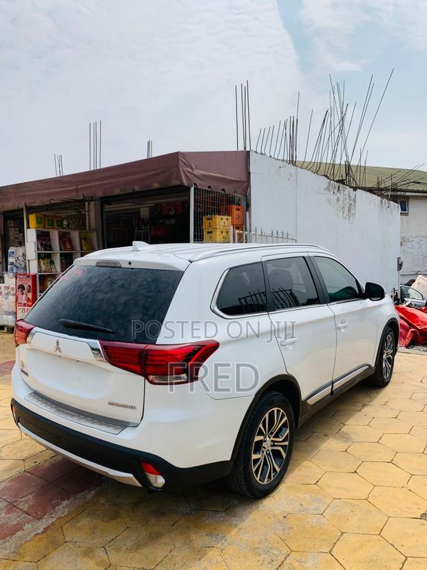Mitsubishi Outlander SEL FWD 2018 White