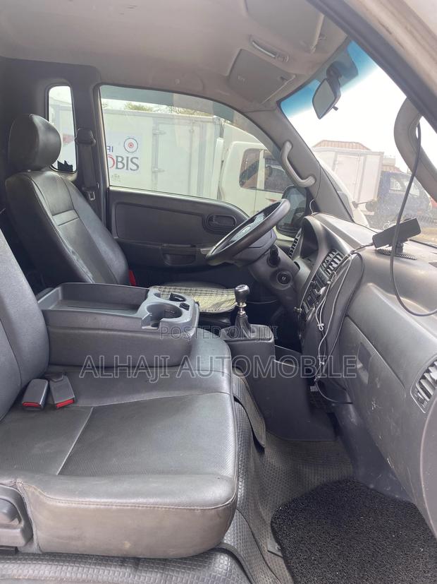 Kia Bongo 3 1ton 2012 White photo 5