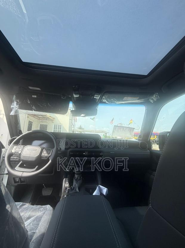 New Toyota Land Cruiser Prado 2.8 2025 White