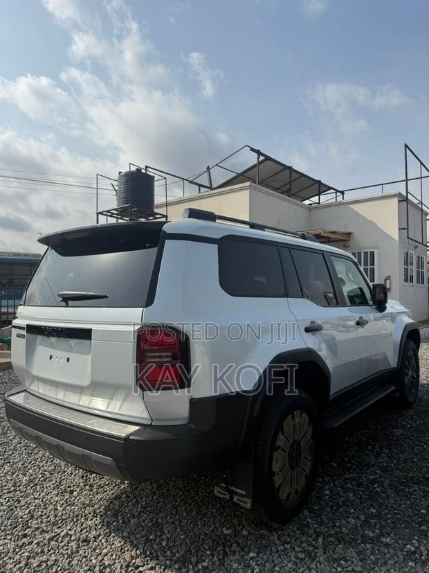 New Toyota Land Cruiser Prado 2.8 2025 White