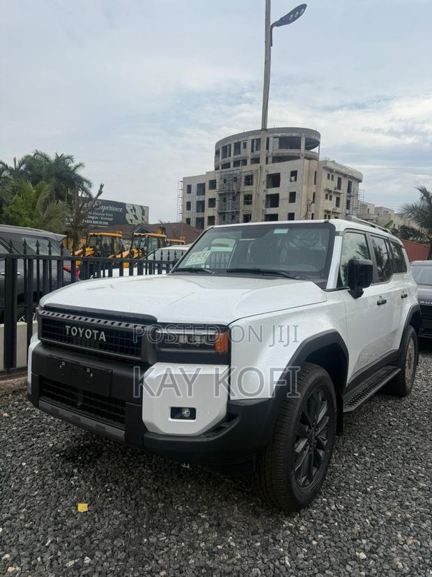 New Toyota Land Cruiser Prado 2.8 2025 White