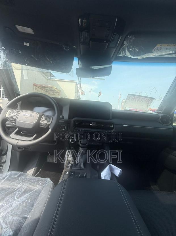 New Toyota Land Cruiser Prado 2.8 2025 White