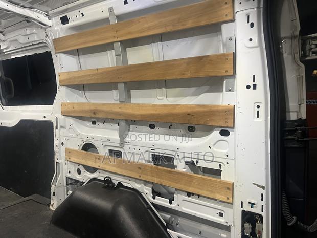 Ford Transit 2018 White photo 7