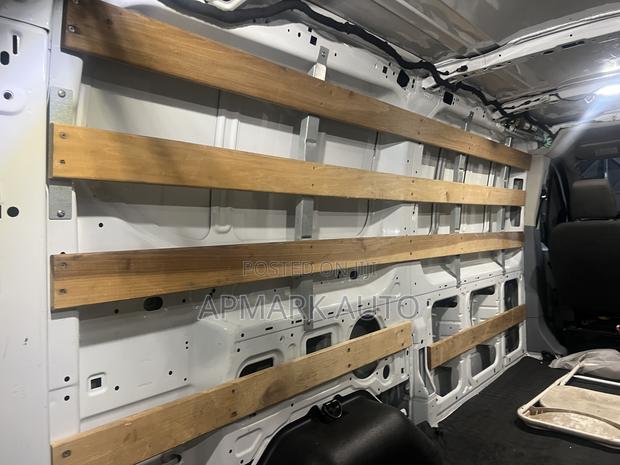 Ford Transit 2018 White photo 8