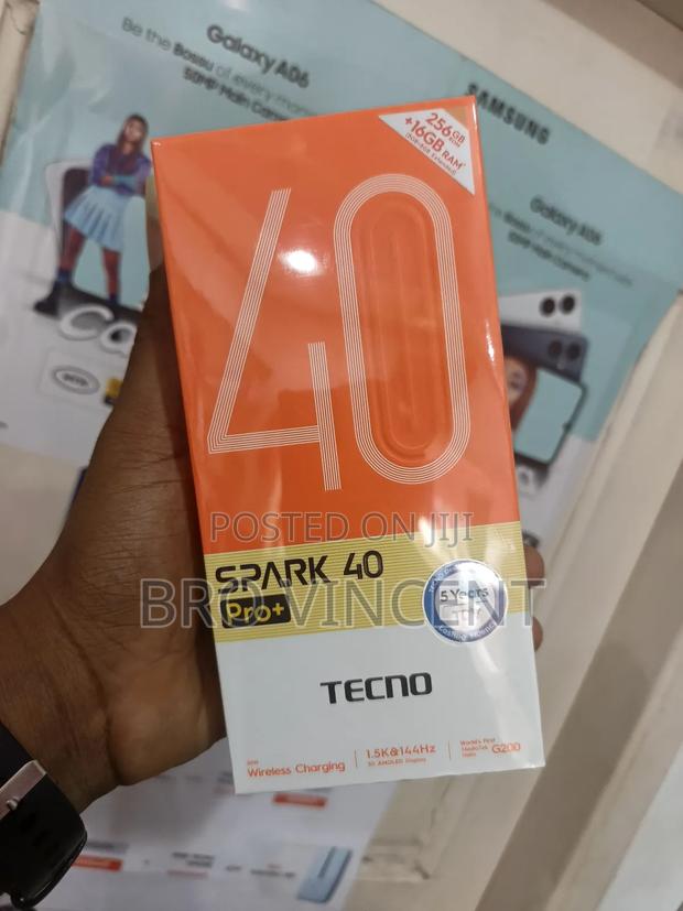 New Tecno Spark 40 Pro+ 256 GB White photo 3