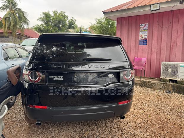 Land Rover Discovery Sport 2017 Black photo 5
