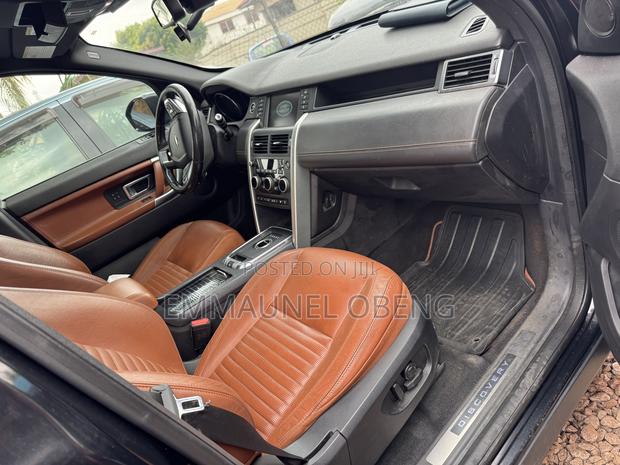 Land Rover Discovery Sport 2017 Black photo 7