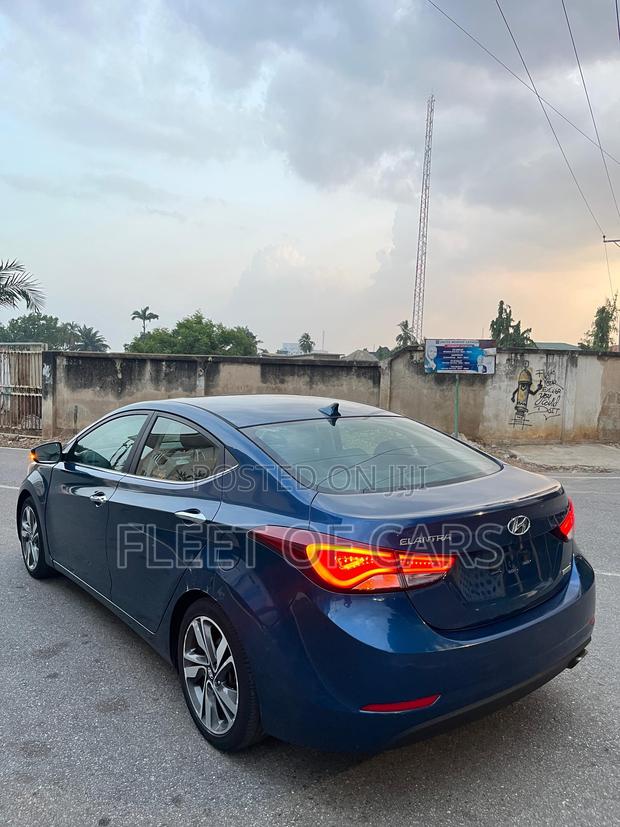 Hyundai Elantra Limited 4dr Sedan (1.8L 4cyl 6A) 2015