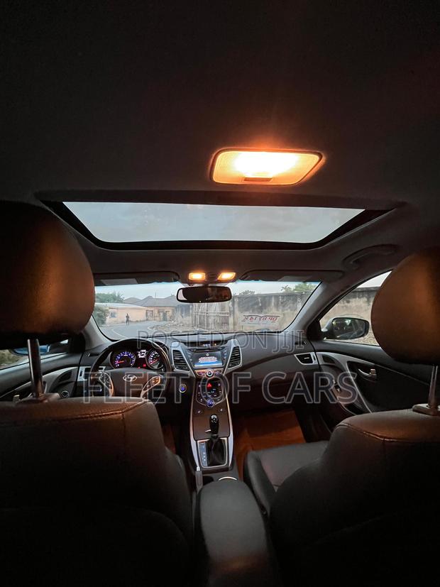 Hyundai Elantra Limited 4dr Sedan (1.8L 4cyl 6A) 2015