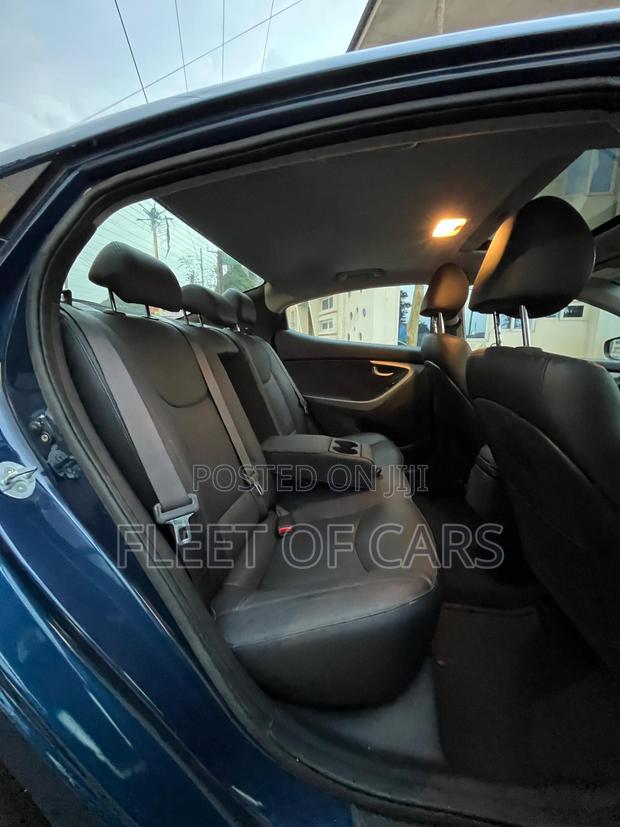 Hyundai Elantra Limited 4dr Sedan (1.8L 4cyl 6A) 2015