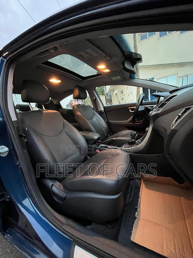 Hyundai Elantra Limited 4dr Sedan (1.8L 4cyl 6A) 2015