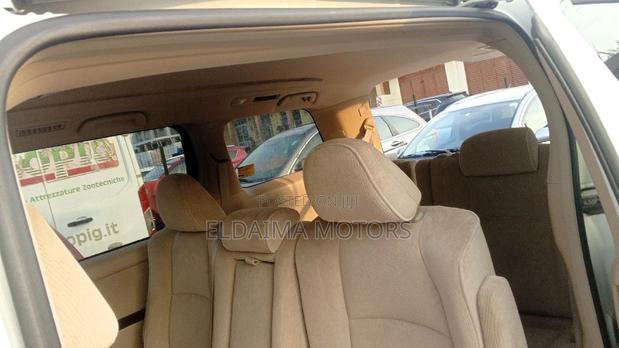 Toyota Vellfire 2016 White photo 3