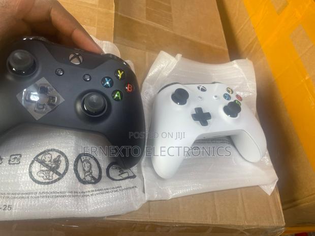 Xbox One S Controllers photo 3