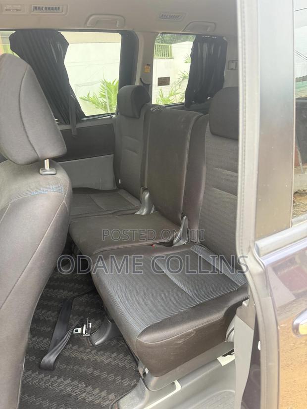 Toyota Voxy 2012 Blue photo 8