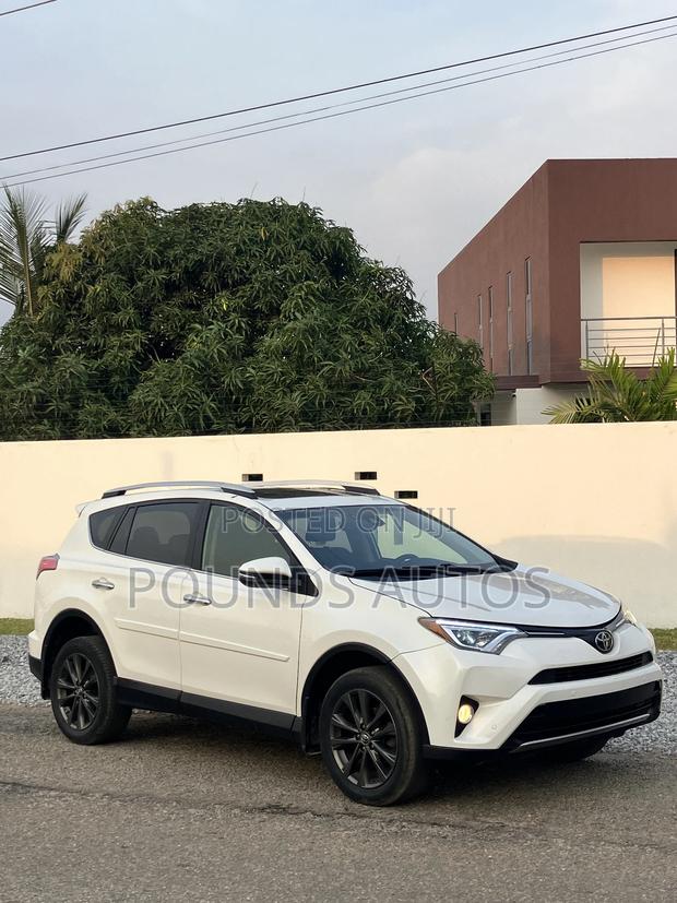 Toyota RAV4 Limited AWD (2.5L 4cyl 6A) 2017 White